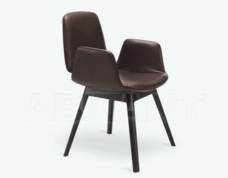 Стул с подлокотниками Freifrau 2016 Tilda Armchair Holzgestell 4-Fuß Leather