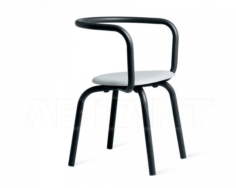 Купить Стул с подлокотниками Emeco Parrish by Konstantin Grcic PARPC BLK PS GREY