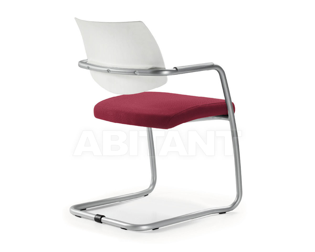 Купить Стул с подлокотниками HOST DEMIPLASTIC Quinti Seating 704C 3