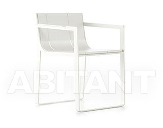 Стул с подлокотниками Gandia Blasco 2014 SILLA FLAT SILLA